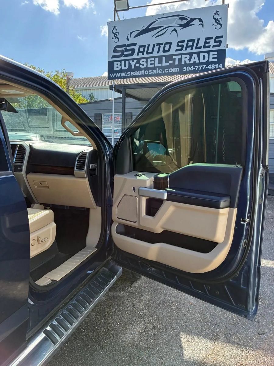 Used 2016 Ford F150 Lariat w/ Equipment Group 502A Luxury AWD/4WD image 18