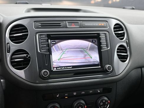 Used 2017 Volkswagen Tiguan Wolfsburg Edition FWD image 16