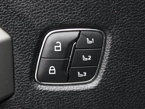 Used 2020 Ford F250 Lariat w/ Lariat Value Package image 17