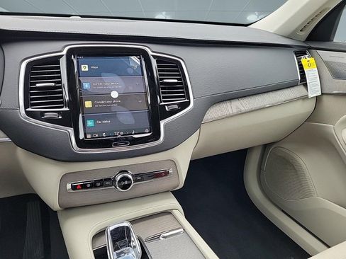 New 2024 Volvo XC90 T8 Ultimate w/ Protection Package Premier image 25