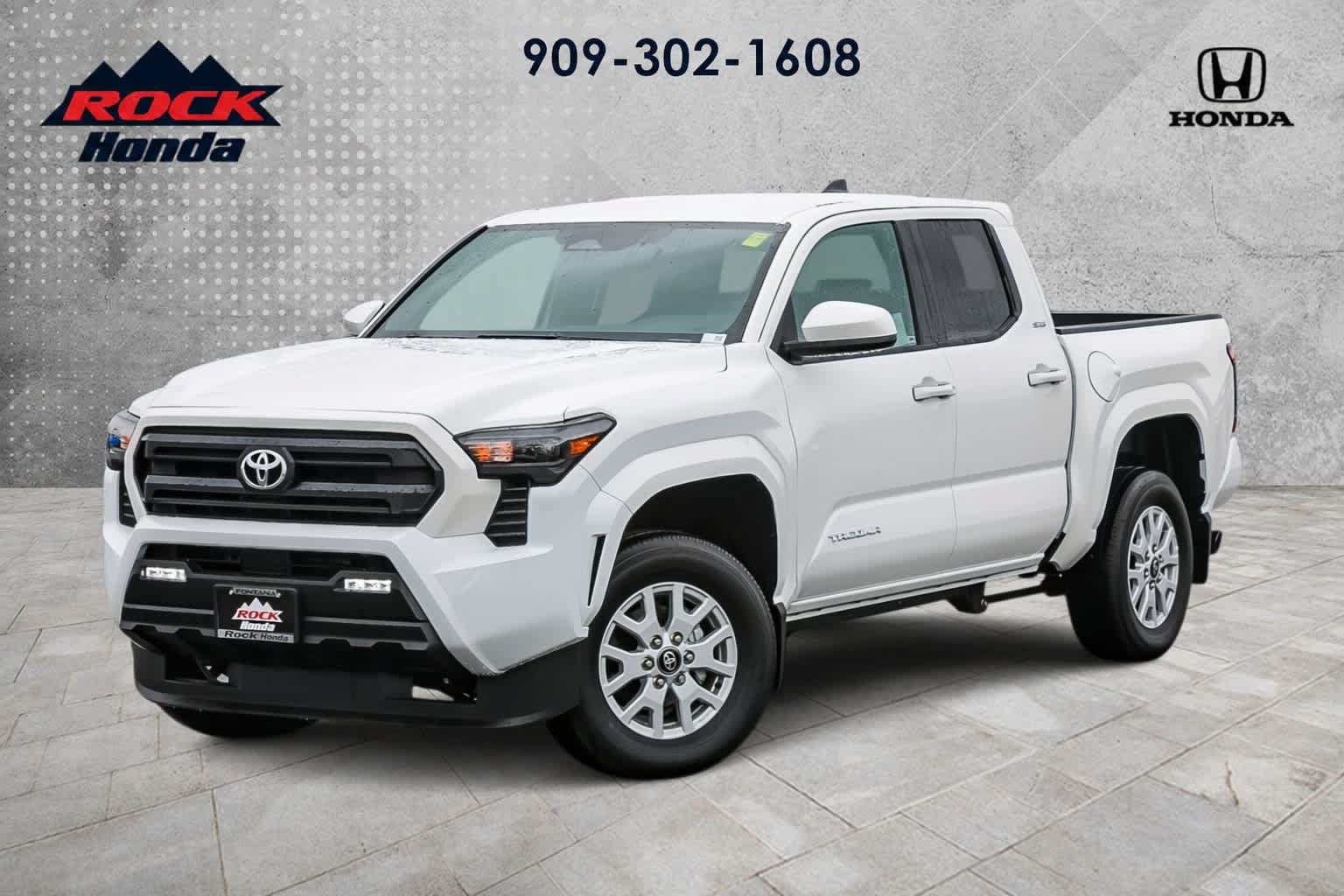 Used 2026 Toyota Tacoma SR5 AWD/4WD image 1