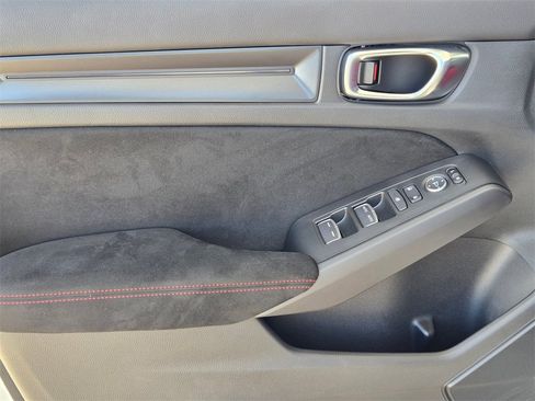 Used 2024 Honda Civic Type R image 11
