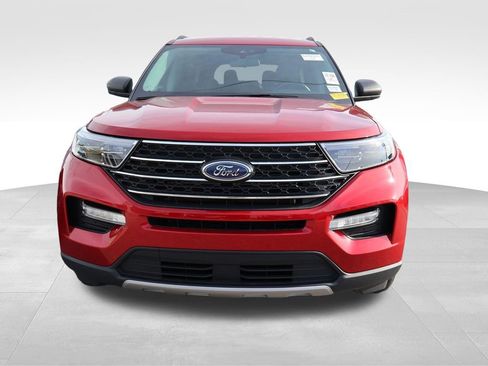 Used 2022 Ford Explorer XLT w/ Equipment Group 202A AWD/4WD image 5