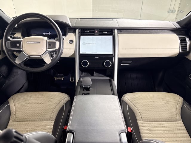 Used 2023 Land Rover Discovery Metropolitan Edition AWD/4WD image 22