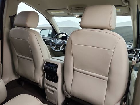 Used 2018 GMC Acadia Denali image 16