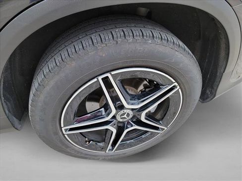 Used 2022 Mercedes-Benz GLC 300 image 9