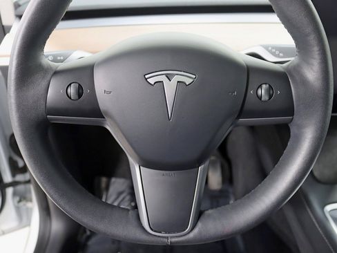Used 2023 Tesla Model Y Long Range AWD/4WD image 15
