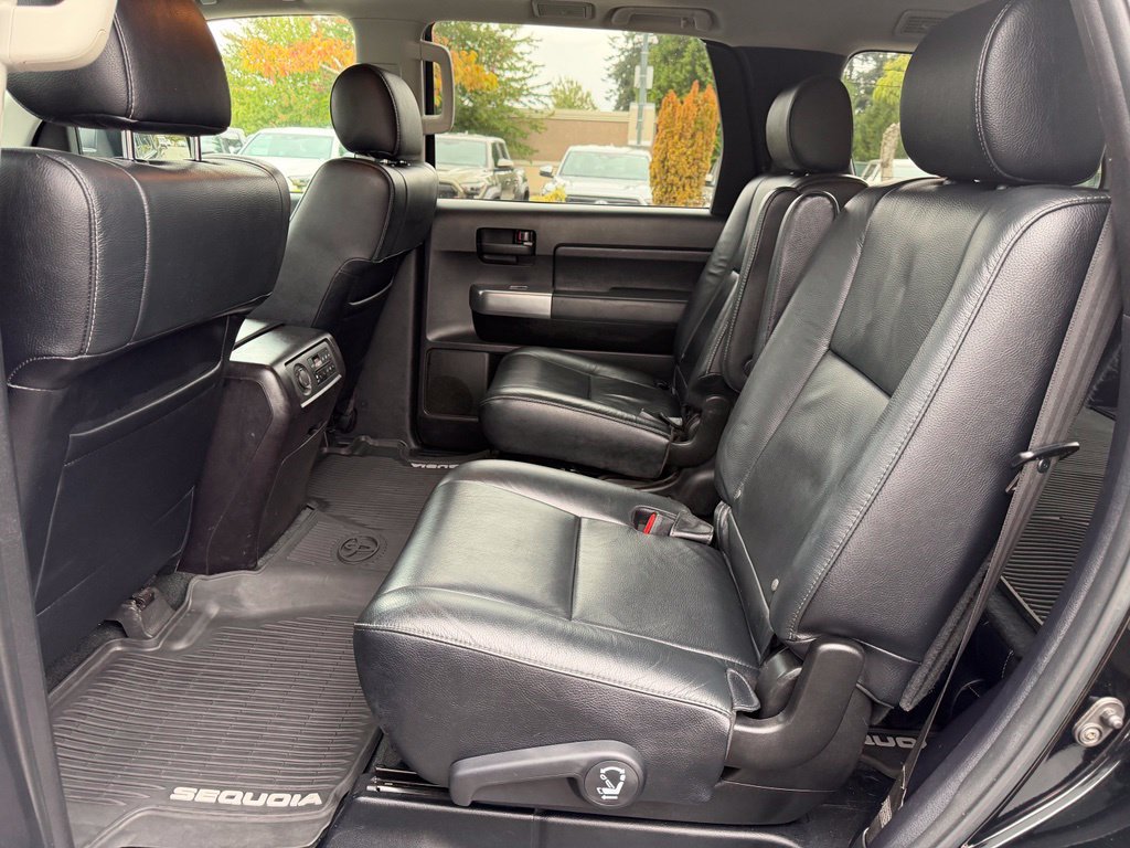Used 2018 Toyota Sequoia TRD Sport AWD/4WD image 18