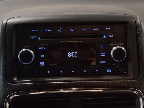 Used 2017 Dodge Grand Caravan SXT image 25