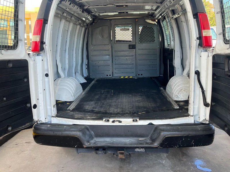 Used 2015 Chevrolet Express 2500 RWD image 6