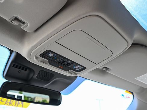 Used 2025 Ford Expedition Active AWD/4WD image 42