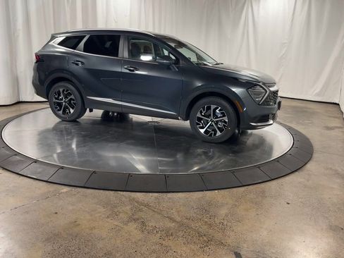 Certified 2025 Kia Sportage EX image 2