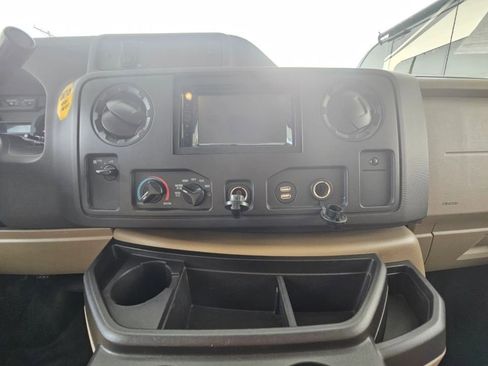Used 2018 Ford E-450 and Econoline 450 Super Duty w/ Motorhome Prep Package image 12