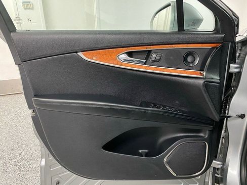 Used 2020 Lincoln Nautilus Reserve image 19