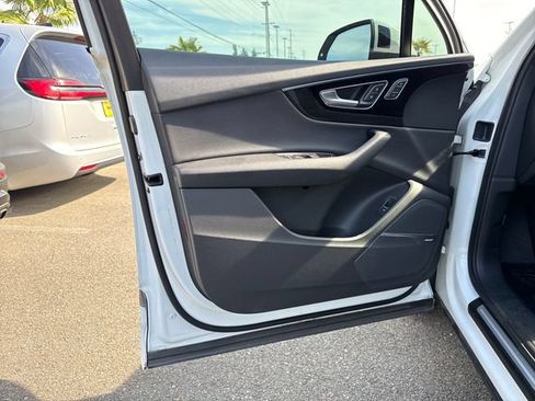 Used 2018 Audi Q7 3.0T Premium Plus w/ Premium Plus Package AWD/4WD image 16