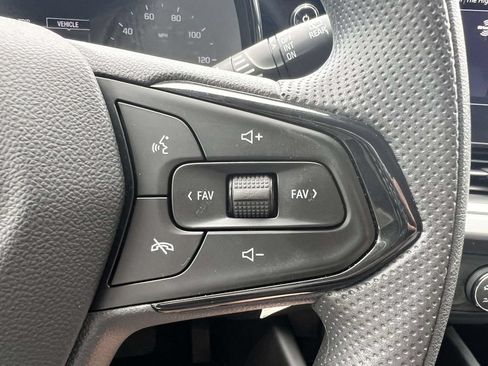 Used 2024 Chevrolet Trax LS w/ LS Convenience Package FWD image 22