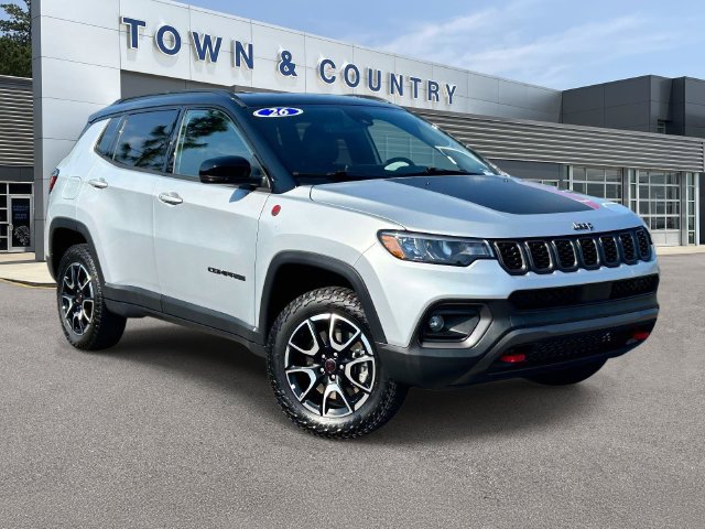 Used 2026 Jeep Compass Trailhawk AWD/4WD image 1
