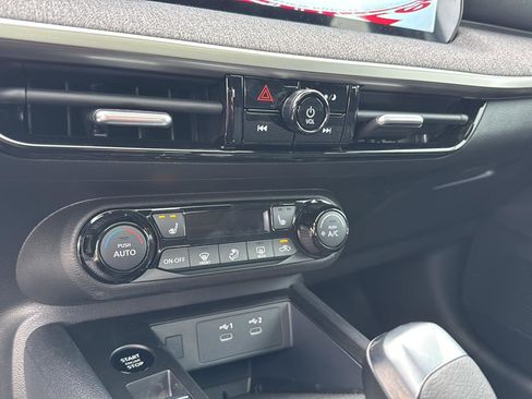 New 2026 Nissan Kicks SV w/ SV Premium Package FWD image 23