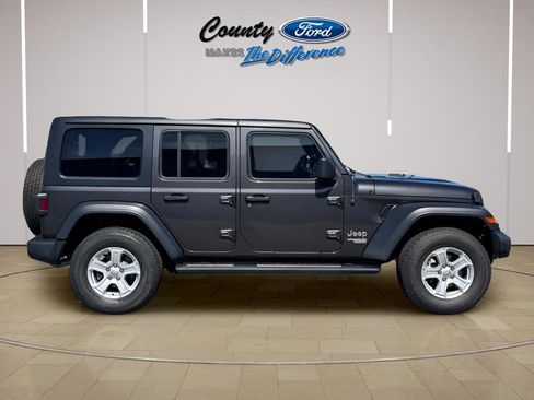 Used 2020 Jeep Wrangler Unlimited Sport S AWD/4WD image 3