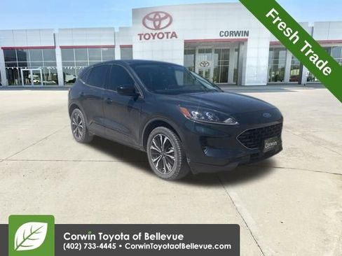 Used 2022 Ford Escape SE w/ SE Sport Appearance Package AWD/4WD image 1