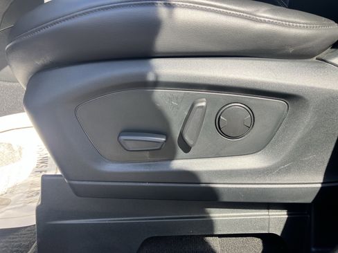 Used 2023 Ford Explorer XLT w/ Equipment Group 202A image 18