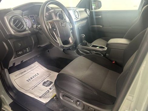 Used 2023 Toyota Tacoma TRD Sport AWD/4WD image 17