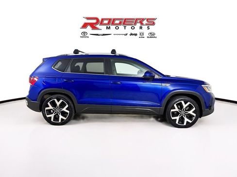 Used 2023 Volkswagen Taos SEL image 8