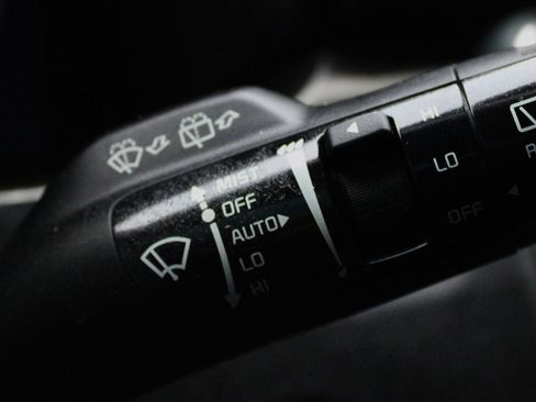 Used 2023 Kia Sorento SX image 26