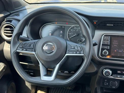 Used 2018 Nissan Kicks SV image 12