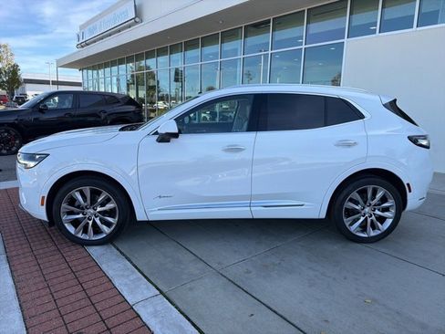 Used 2022 Buick Envision Avenir w/ Technology Package II image 3