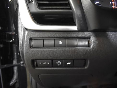 Certified 2025 Nissan Rogue SV AWD/4WD image 14