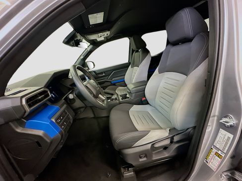 Used 2025 Toyota Tacoma TRD Off-Road image 13