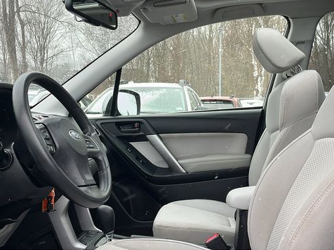 Used 2016 Subaru Forester 2.5i Premium image 12