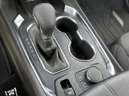 Certified 2023 Chevrolet Traverse LT FWD image 29