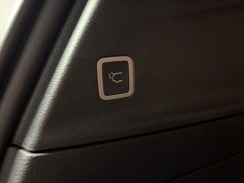 New 2026 Chrysler Pacifica Pinnacle AWD/4WD image 6