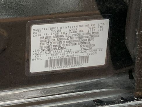 Used 2025 Nissan Versa SV image 10