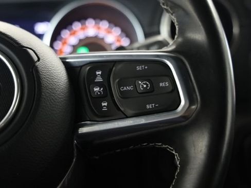 Used 2022 Jeep Wrangler Unlimited Sahara w/ LED Lighting Group AWD/4WD image 30