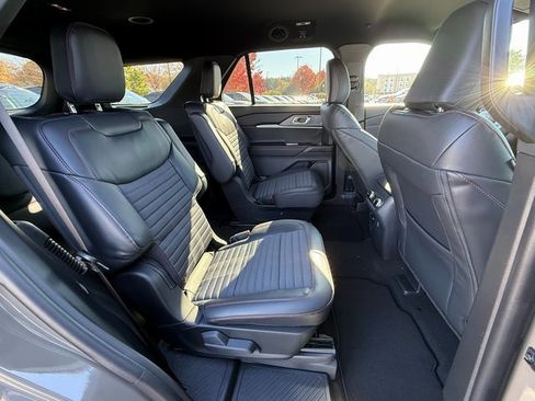 New 2026 Ford Explorer ST-Line w/ ST-Line Street Pack image 18