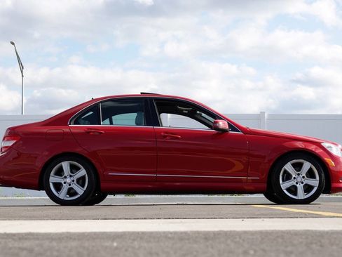 Used 2010 Mercedes-Benz C 300 Sedan image 45