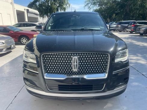 Used 2022 Lincoln Navigator L Reserve AWD/4WD image 2