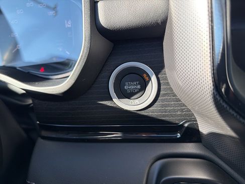 Used 2024 RAM 1500 Limited image 11