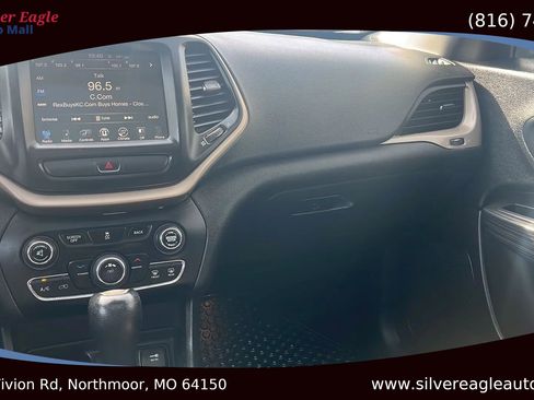 Used 2016 Jeep Cherokee 75th Anniversary image 10