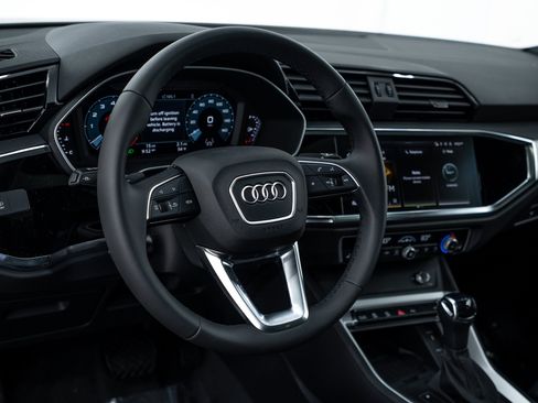 New 2025 Audi Q3 2.0T Premium image 9