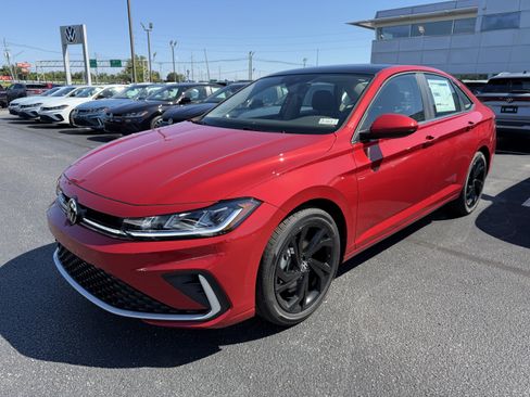 New 2026 Volkswagen Jetta SE FWD image 4