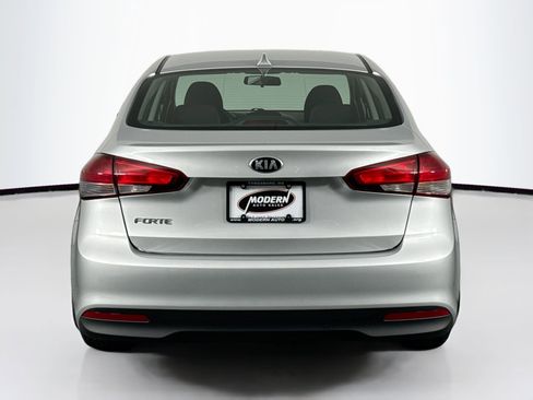 Used 2018 Kia Forte LX image 10