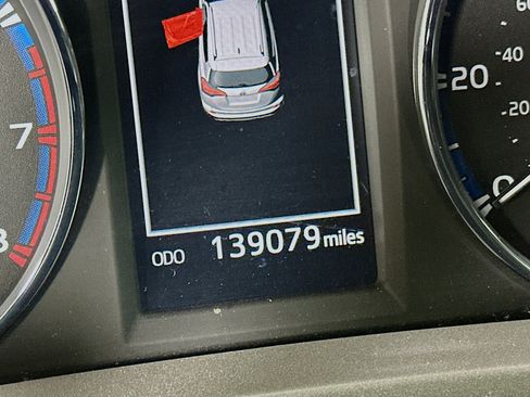 Used 2018 Toyota RAV4 Limited image 19