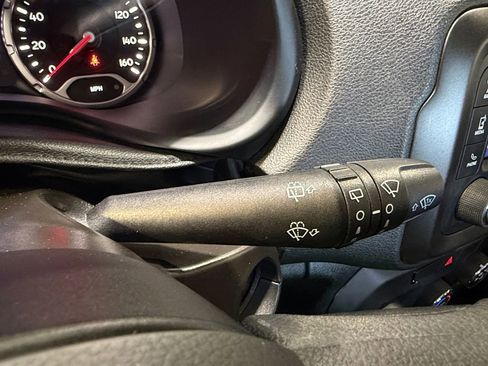 Used 2020 Jeep Renegade Sport image 36