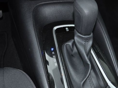 Used 2025 Toyota Corolla LE image 12