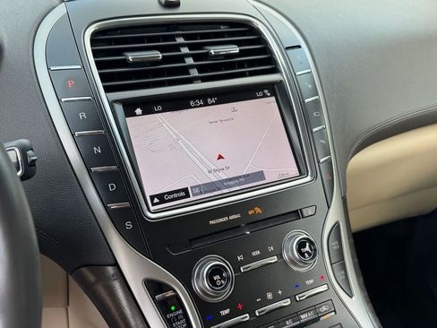 Used 2019 Lincoln Nautilus Reserve AWD/4WD image 23