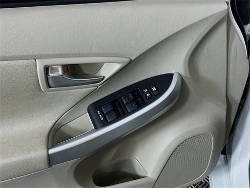 Used 2015 Toyota Prius Four image 17